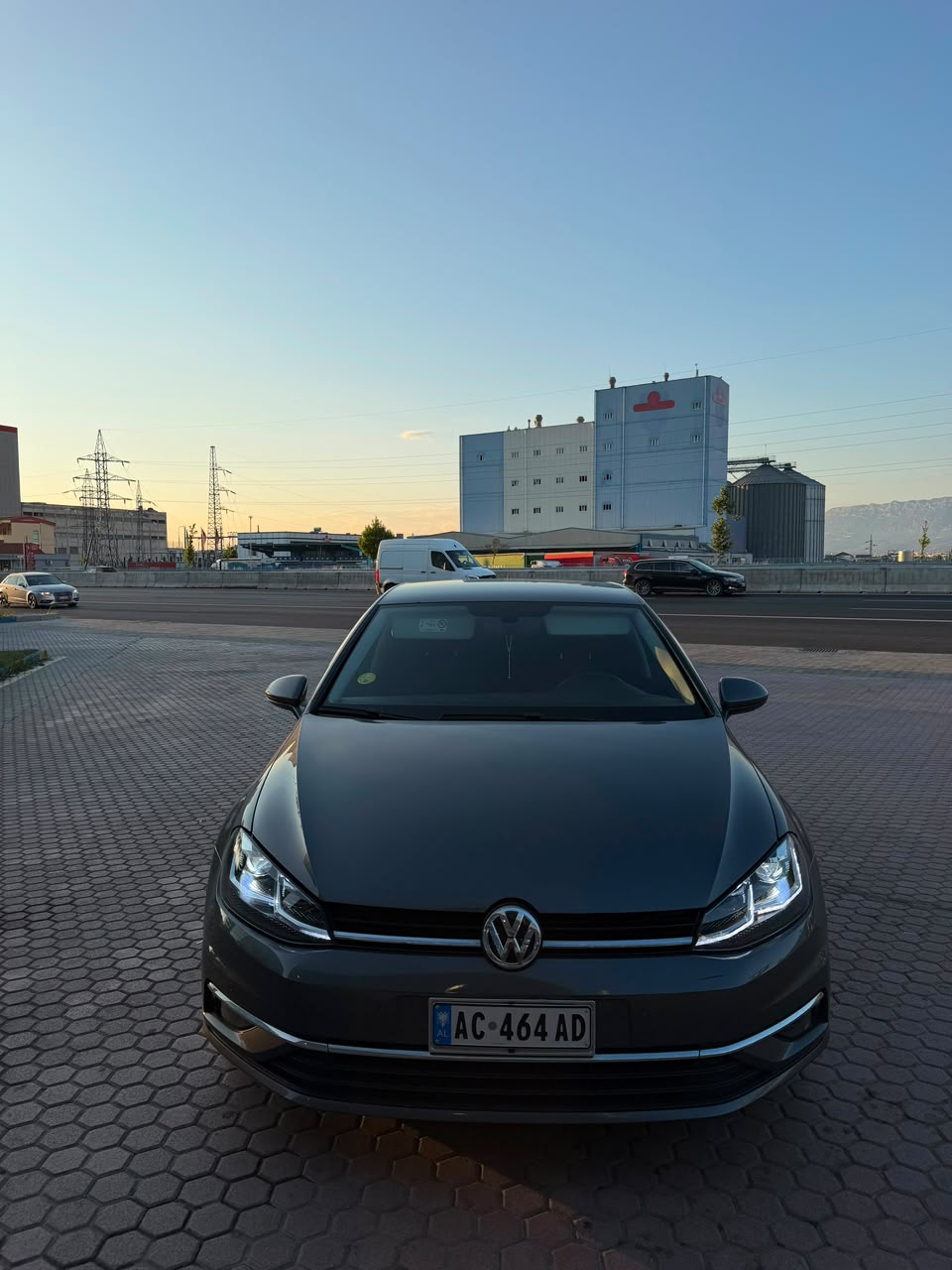 Volkswagen Golf 7.5 (2018) — Ere Rent Car